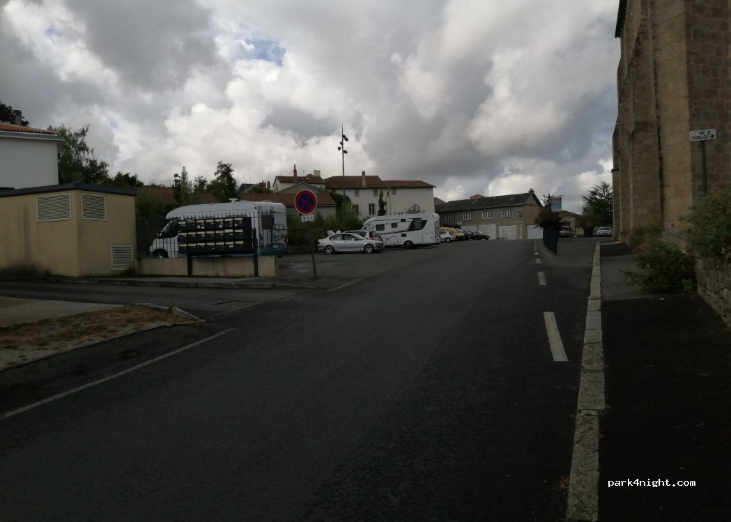 (79200) Parthenay - Rue Baptiste Marcet — foto 3