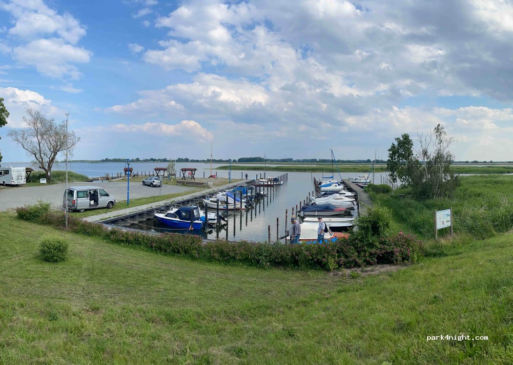 Wohnmobilstellplatz Hafenverein Gristow — foto
