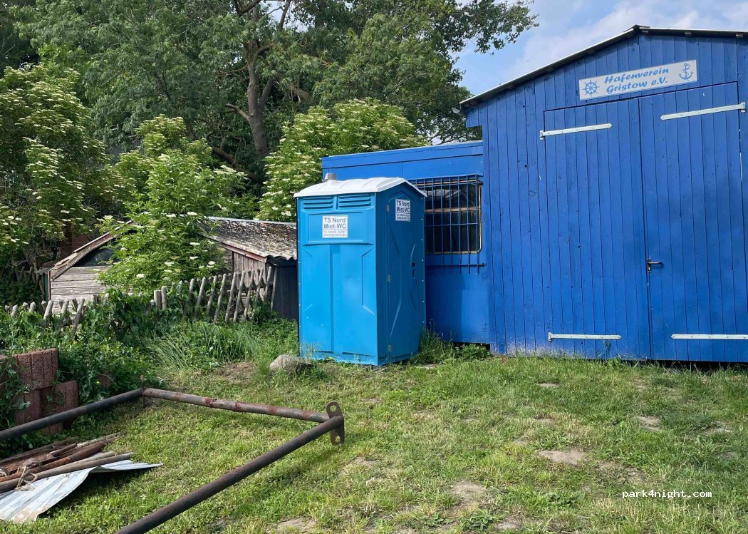 Wohnmobilstellplatz Hafenverein Gristow — foto 4