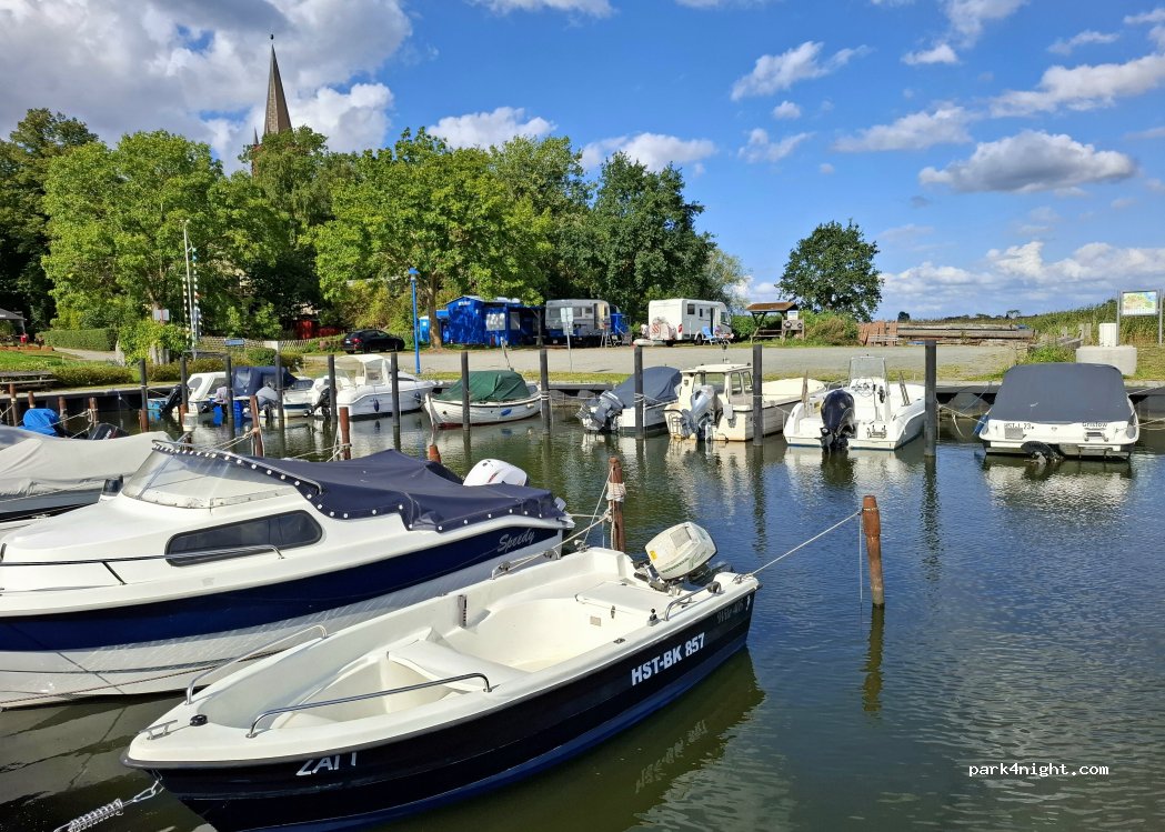 Wohnmobilstellplatz Hafenverein Gristow — foto 5