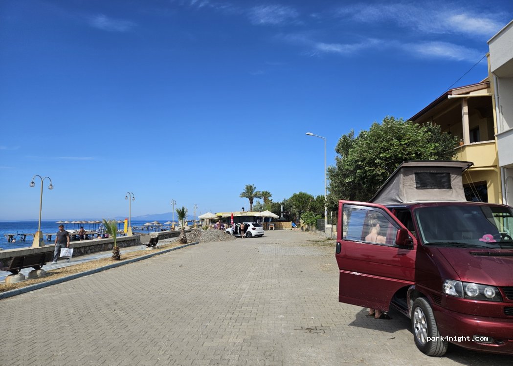 (17980) Küçükkuyu - No:28 İzmir Çanakkale Yolu — foto