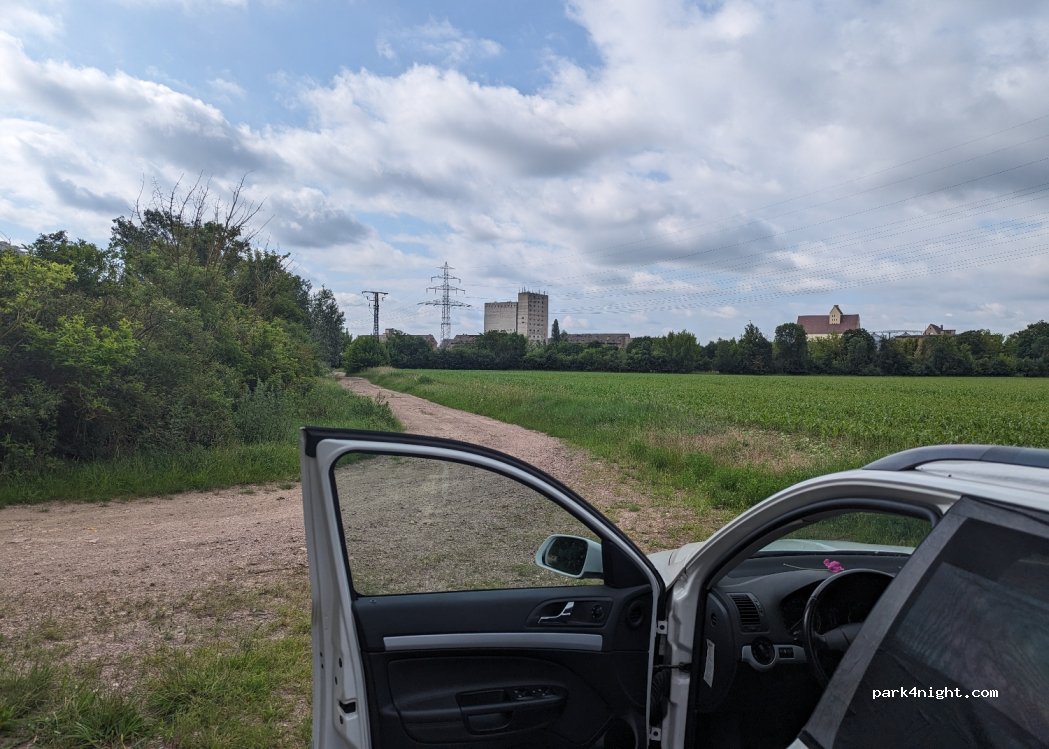 (06193) Petersberg - 1 Carl-Benz-Straße — foto 2