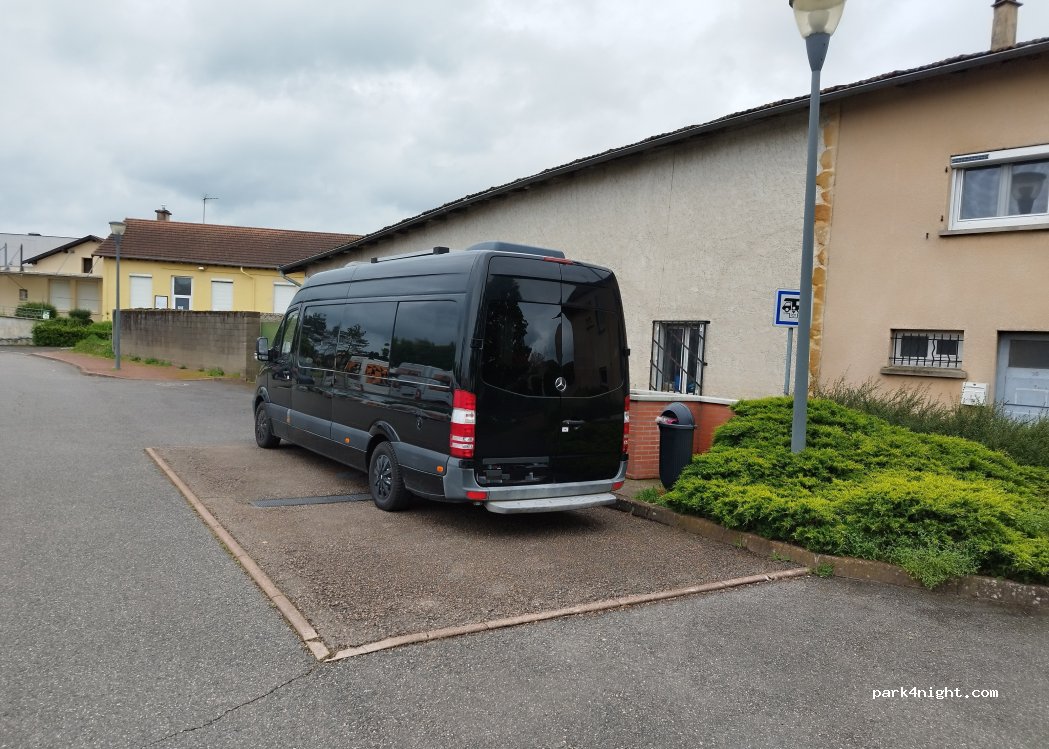 Aire de services de camping-cars Pouilly-Sous-Charlieu — foto 2
