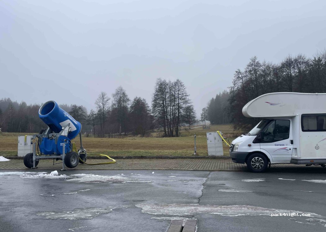 (592 31) Nové Město na Moravě - Unnamed Road — foto