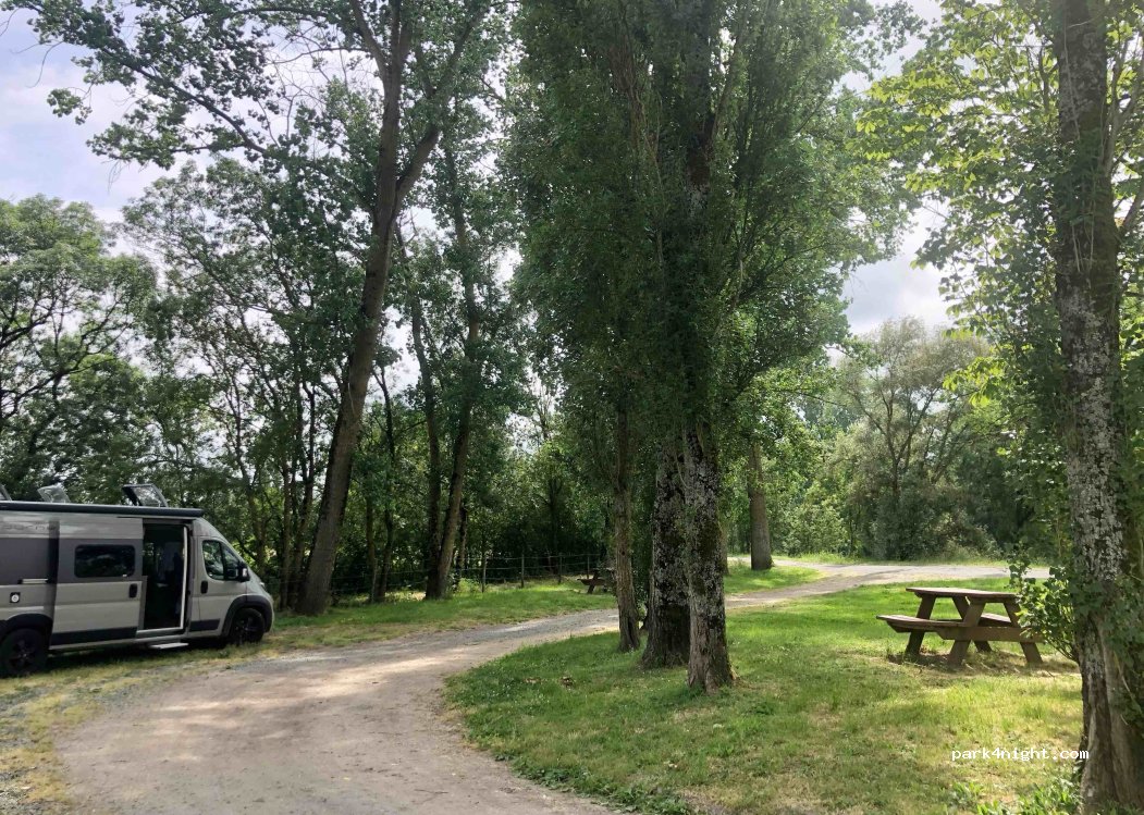 (17170) Taugon - 117 Route de la Sèvre — foto 4