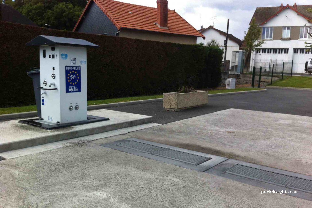 (23600) Boussac - 4-10 Avenue des Bancs Verts — foto