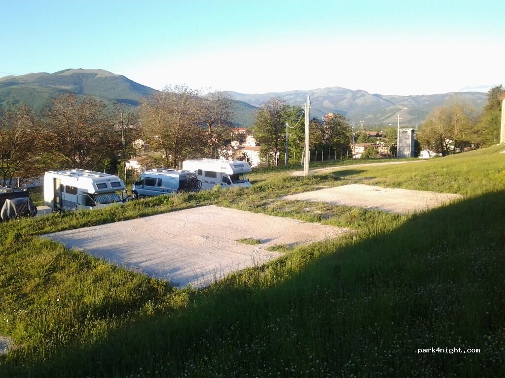 (02016) Leonessa - 52 Viale Rieti — foto