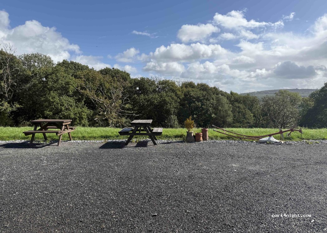(SA15 5AR) Drefach - Capel Seion Road — foto 4
