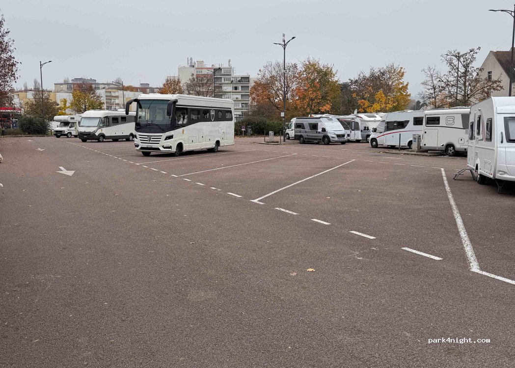 Aire d'étape camping-cars — foto 3