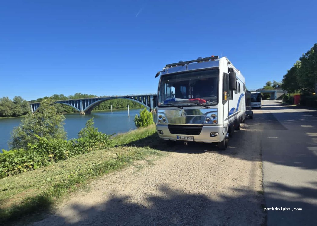 (71700) Tournus - 6 Quai de Saône — foto 5