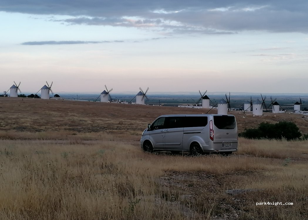 (13610) Campo de Criptana - — foto