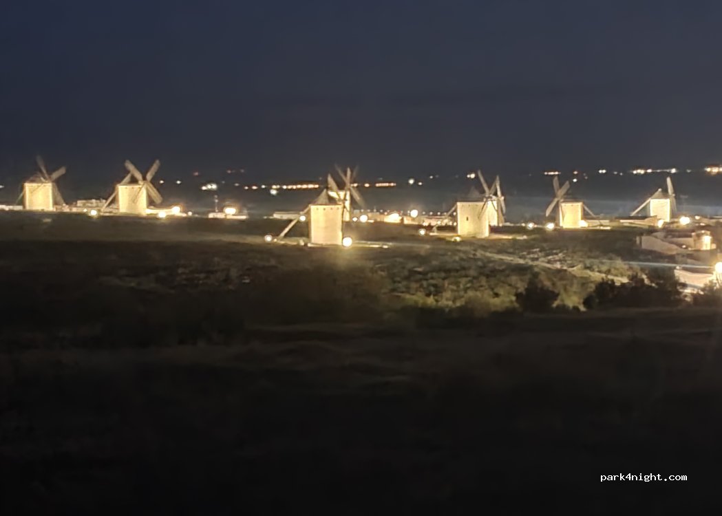 (13610) Campo de Criptana - — foto 2