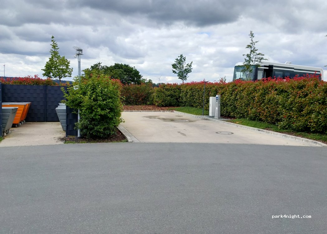 Wohnmobilstellplatz Schlüsselfeld — foto 2