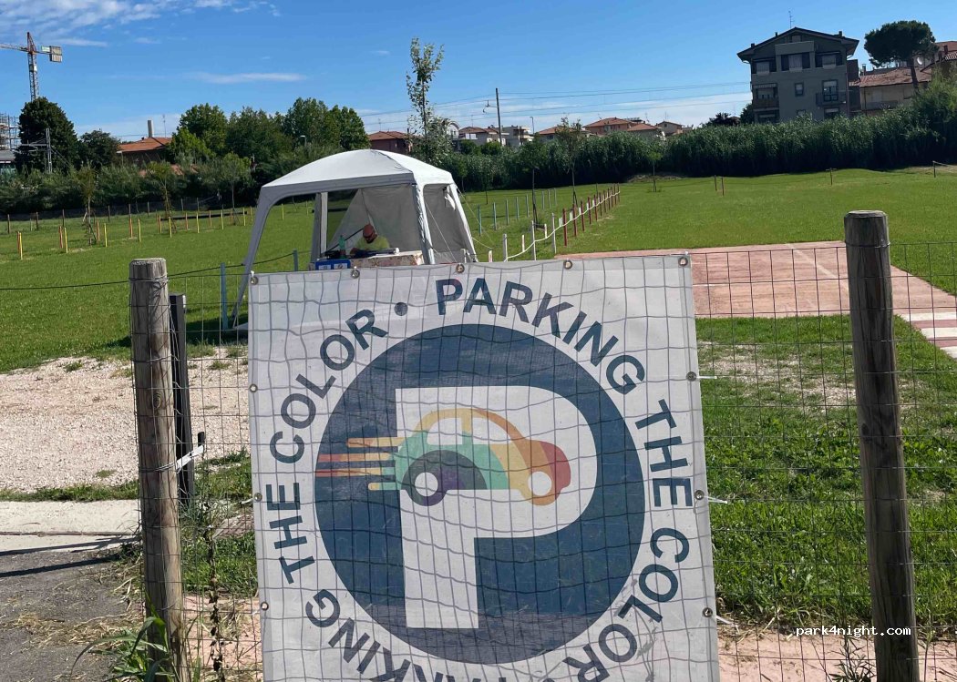 Parking The Color — foto