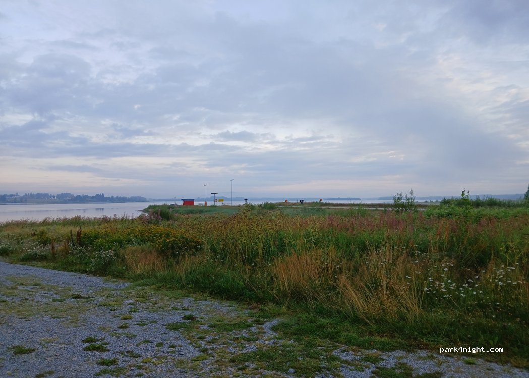 (975 94) Södra Sunderbyn - — foto