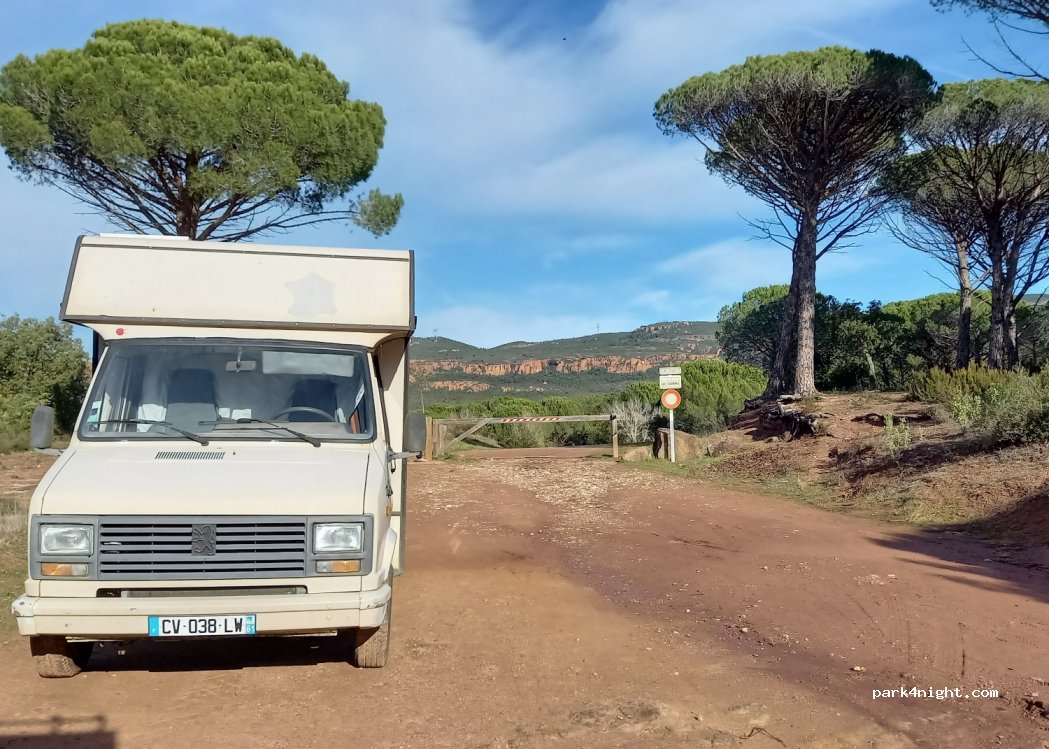 (83490) Le Muy - D47 — foto
