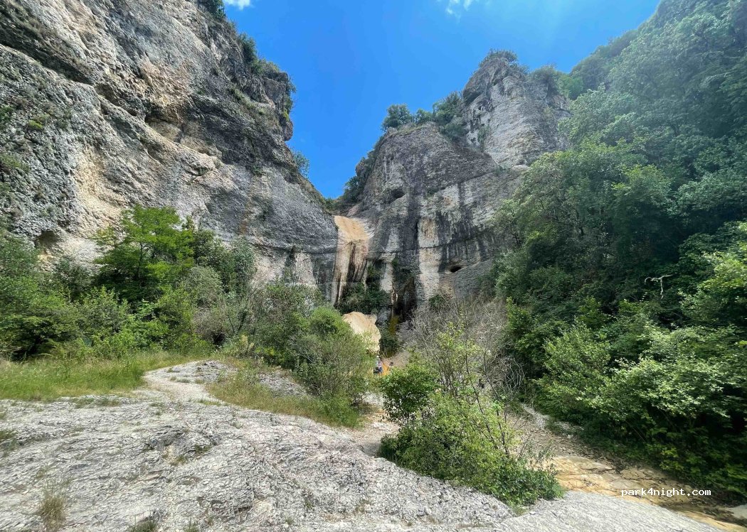 (07200) Rochecolombe - 30 Ruelle du Vieux Village — foto 4