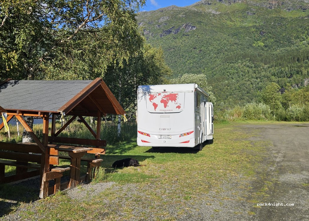 (8230) Sulitjelma - 15 Sjønstågårdveien — foto 2