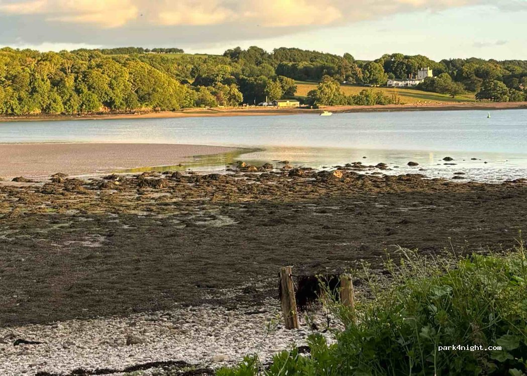 () Llanfairpwllgwyngyll - Unnamed Road — foto