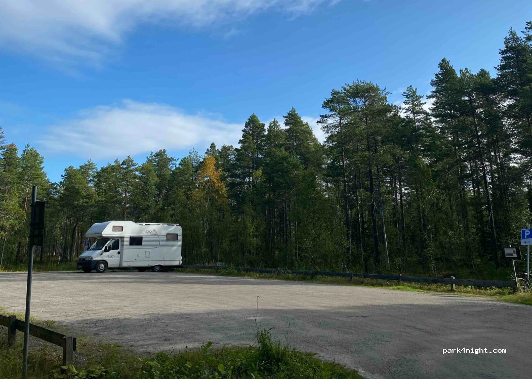 (907 55) Umeå - Unnamed Road — foto
