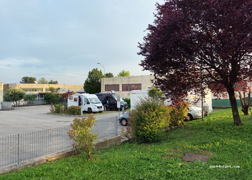 Area Sosta Camper — foto 3