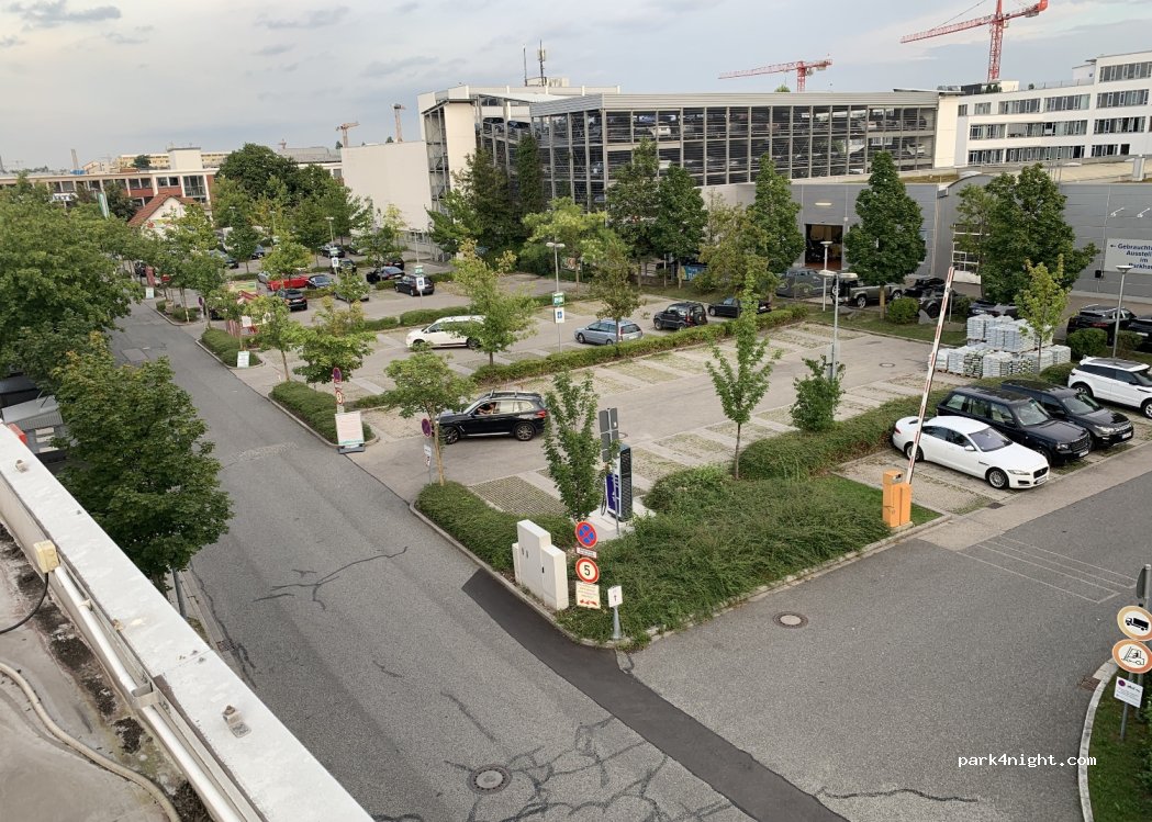 (80809) München - 136A Lerchenauer Straße — foto