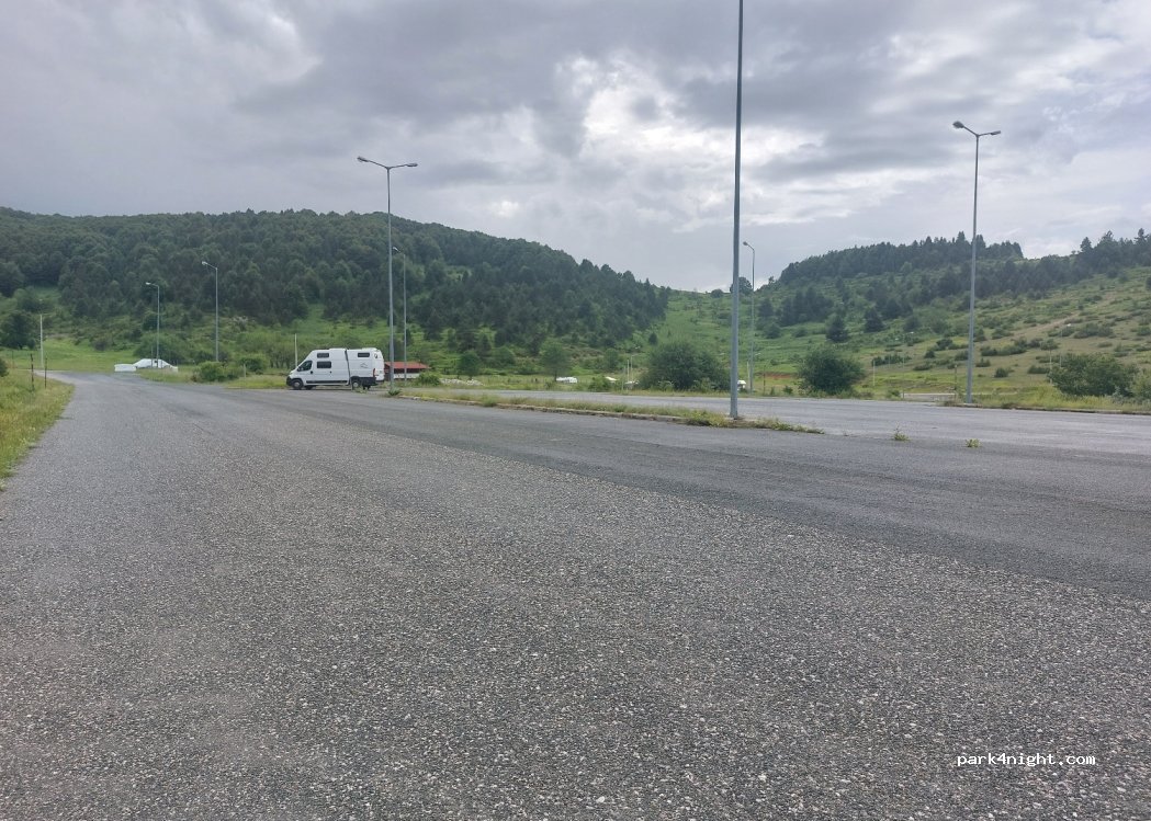 (591 32) Kato Vermio - Unnamed Road — foto