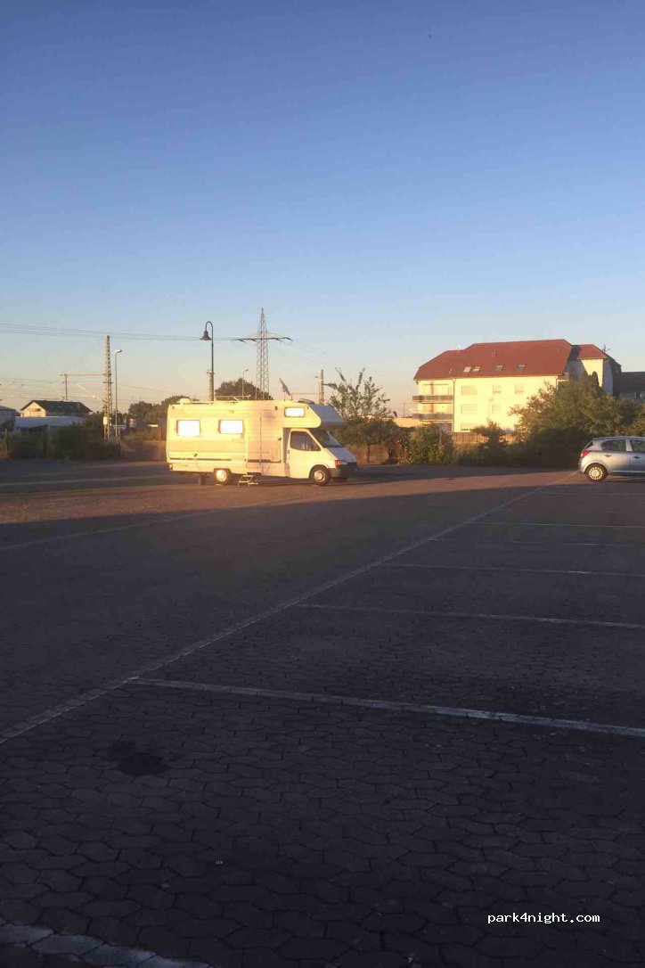 Wohnmobilstellplatz im Zentrum in Landstuhl — foto 2