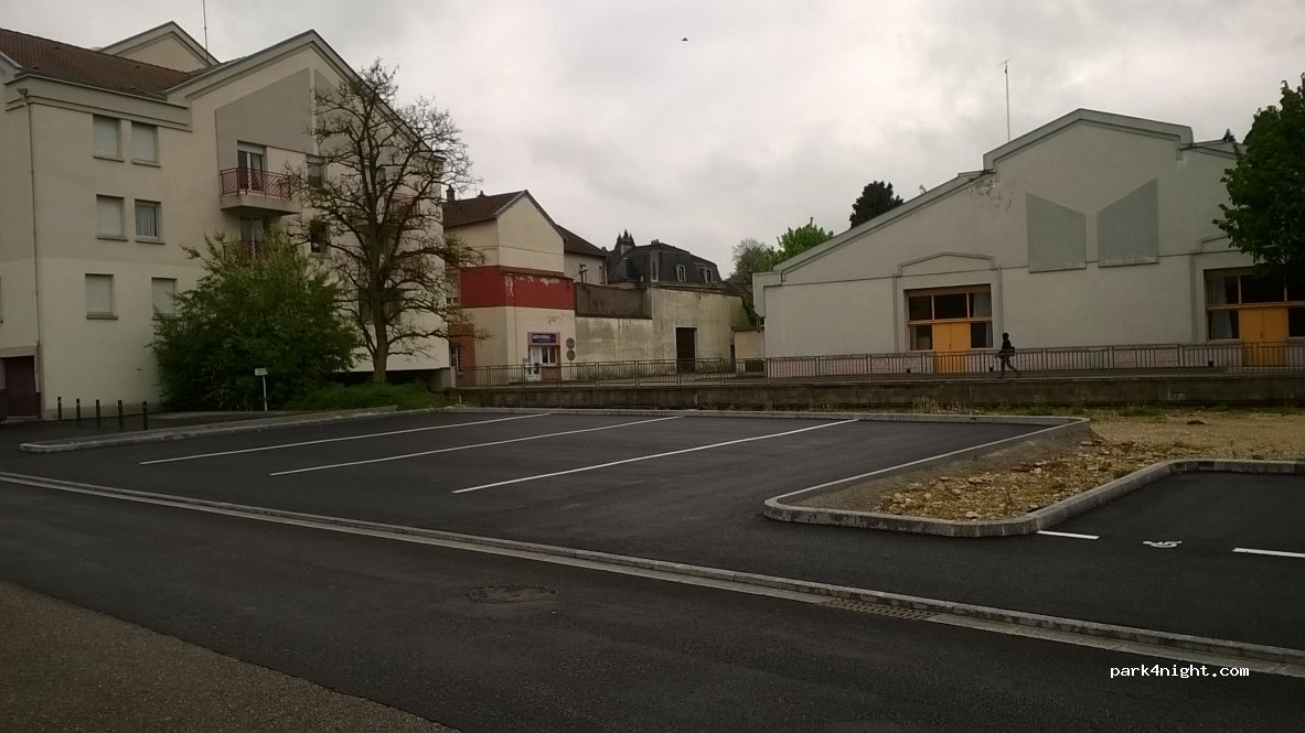 (88800) Vittel - 66 Rue du Maréchal Foch — foto