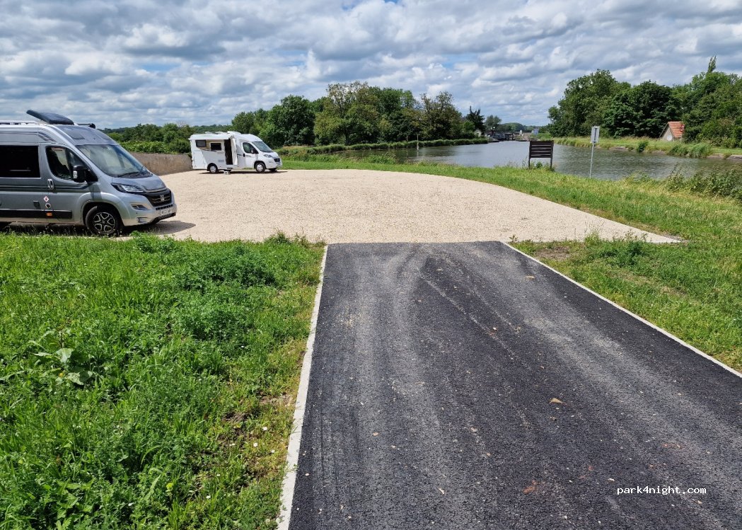 (18320) Marseilles-lès-Aubigny - 2 Rue du Bourbonnais — foto