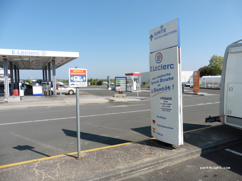 (17200) Royan - 1 Rue Augustin Fresnel — foto 3