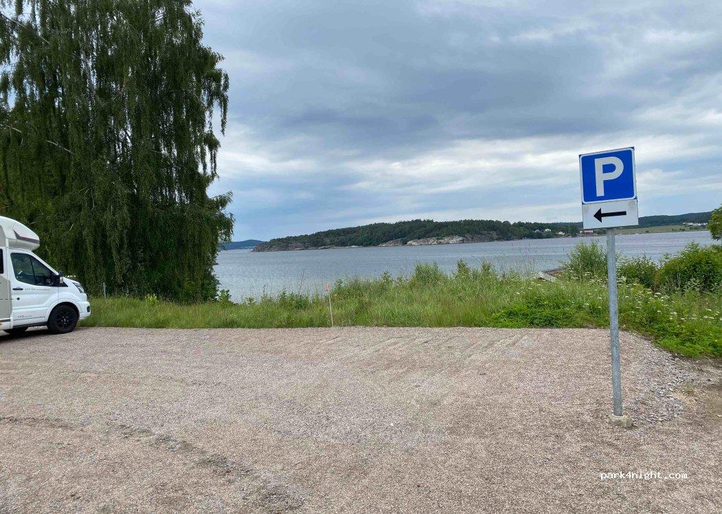(451 90) Uddevalla - 9 Ammenäsvägen — foto 2
