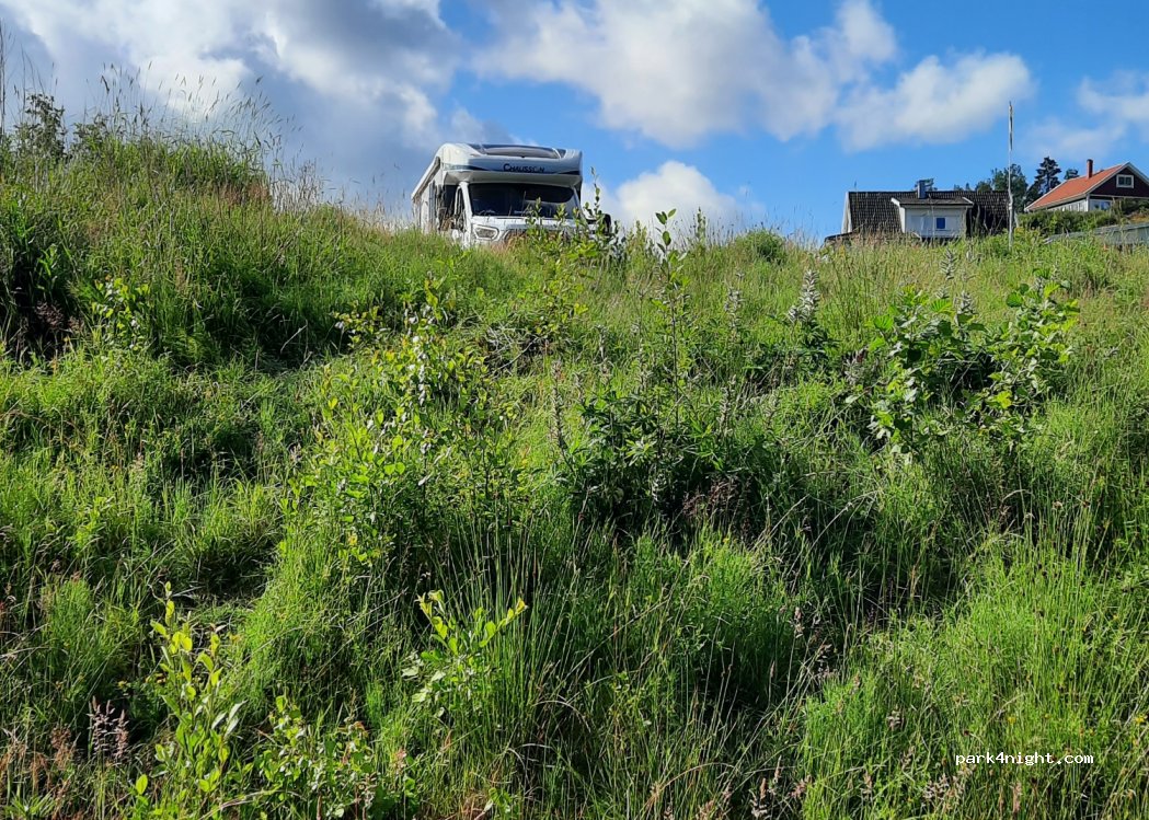 (451 90) Uddevalla - 9 Ammenäsvägen — foto 3