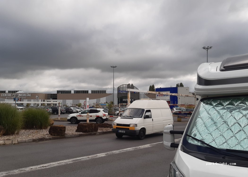 (08000) Villers-Semeuse - D764 — foto 2