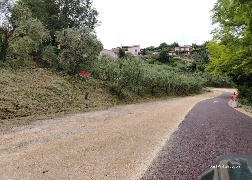 (37029) Castelrotto - 10 Via Santa Maria in valena — foto