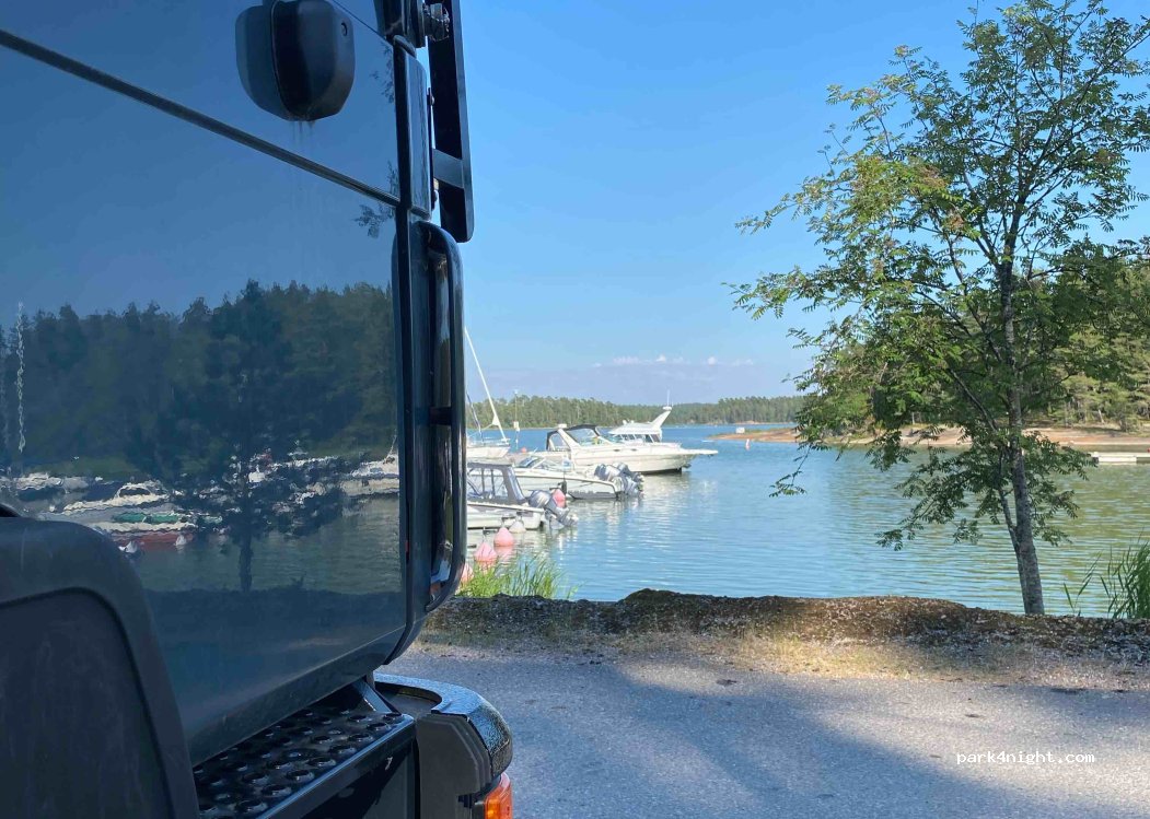 (02400) Kirkkonummi - 131 Linlontie — foto