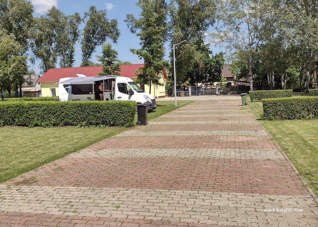 Tiszavasvári Kemping — foto