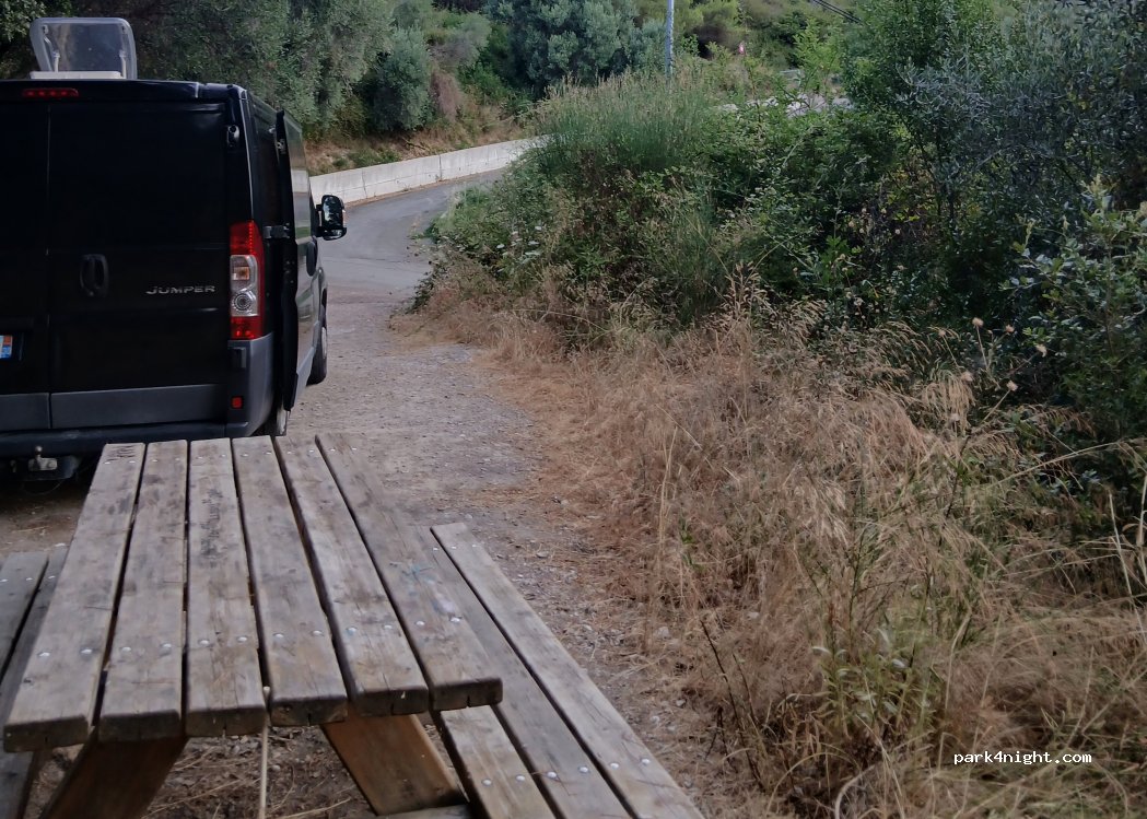 (06500) Menton - 40 Piste de la Giraude — foto 3