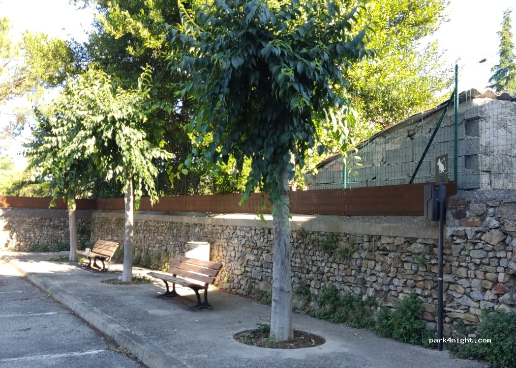 (07200) Saint-Étienne-de-Fontbellon - 185 Place de l'Église — foto 4