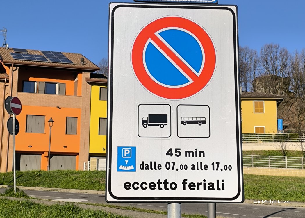 Parcheggio P 5 per camper — foto
