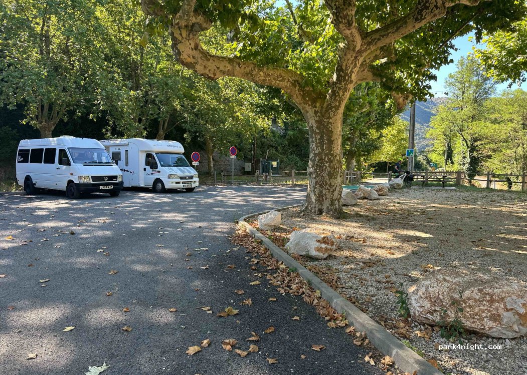 (30440) Sumène - 3 Place de l'Ancienne Gendarmerie — foto 3