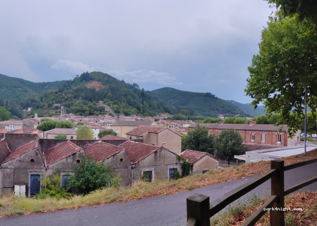 (30440) Sumène - 3 Place de l'Ancienne Gendarmerie — foto 4