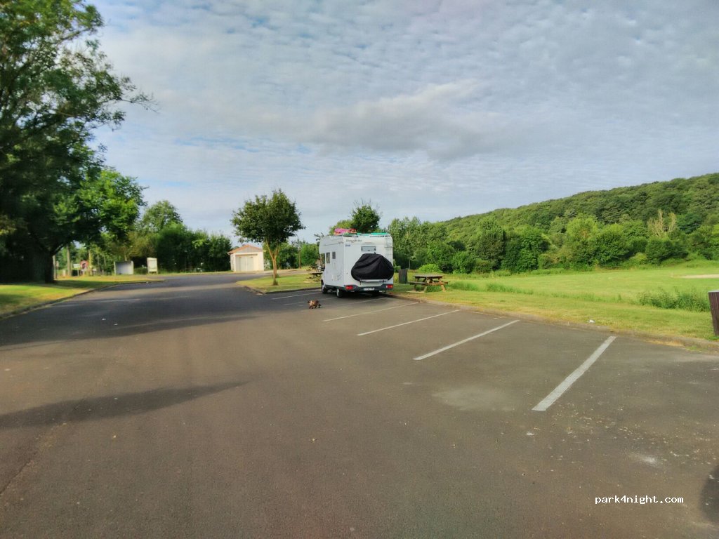 (86600) Lusignan - 51 Avenue de Poitiers — foto 2