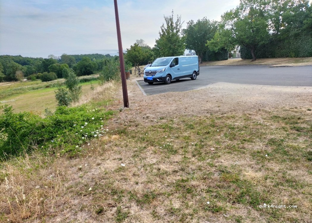 (86600) Lusignan - 51 Avenue de Poitiers — foto 3