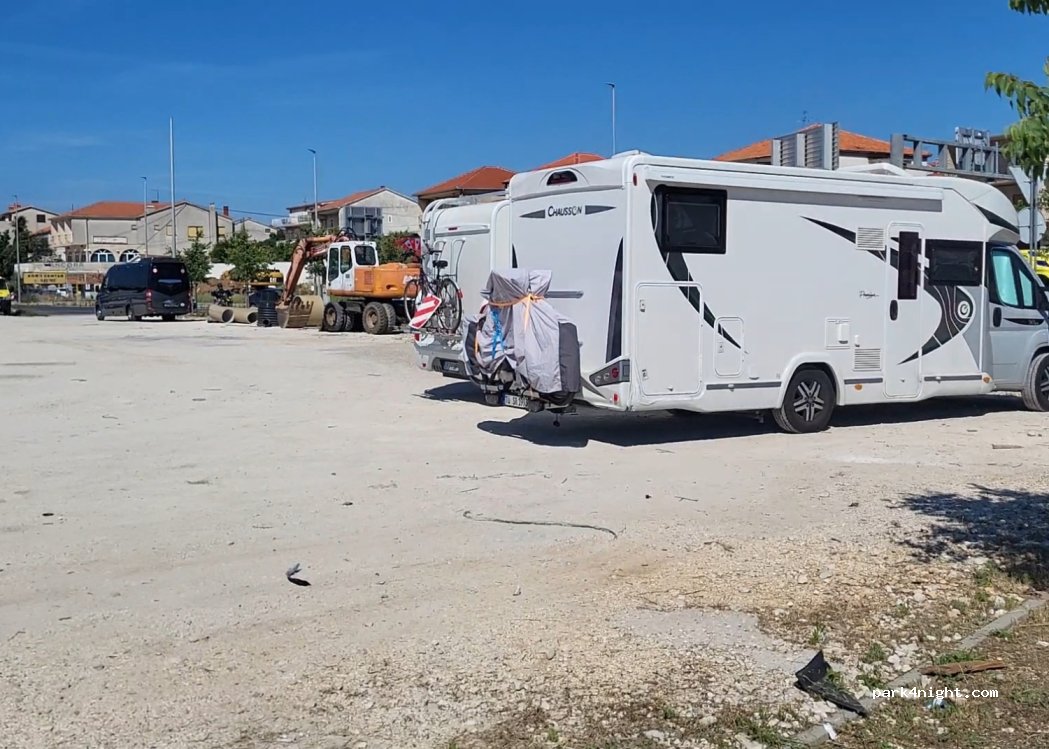 (21220) Trogir - 42 kneza Trpimira — foto 2