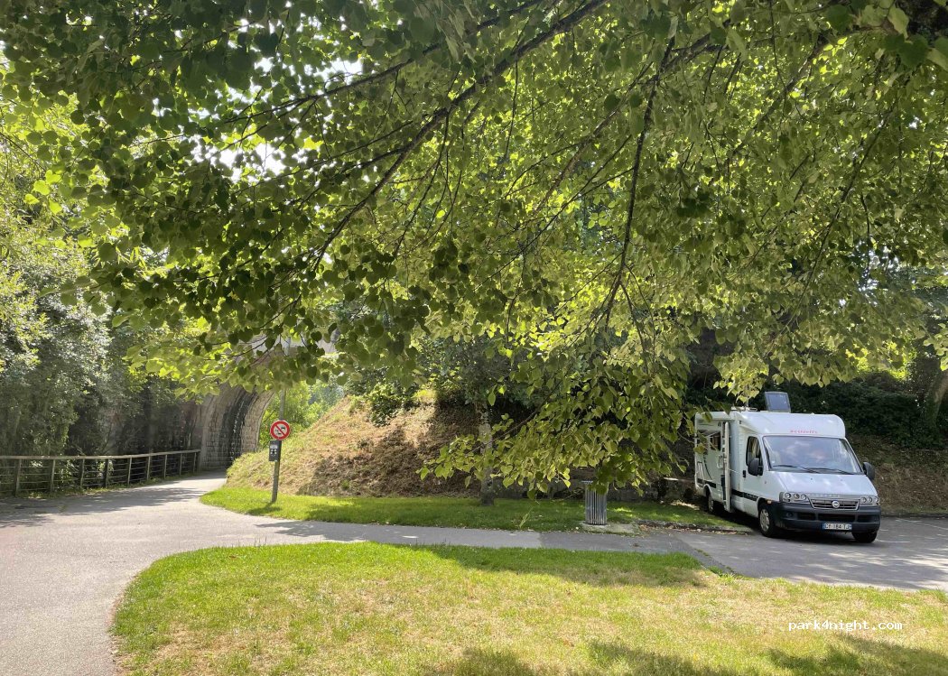 (29800) Landerneau - 92 Rue de la Tour d'Auvergne — foto 4