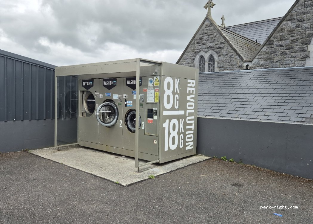 (V93 R8HT) Milltown - Church Street — foto