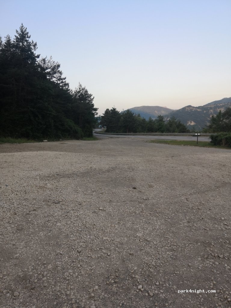 (04170) Saint-Julien-du-Verdon - D955 — foto 3