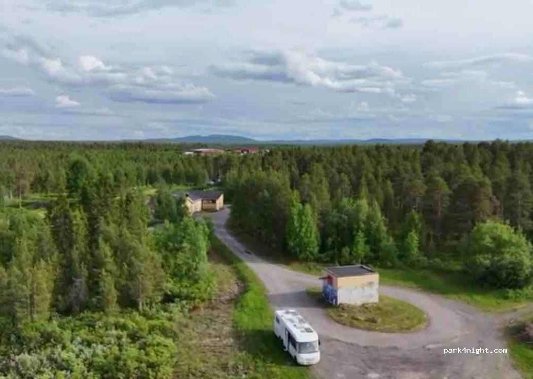 (985 31) Vittangi - 30 Lupinvägen — foto