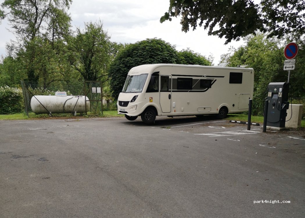 (08240) Buzancy - 1 Rue Domaine Mabillon — foto